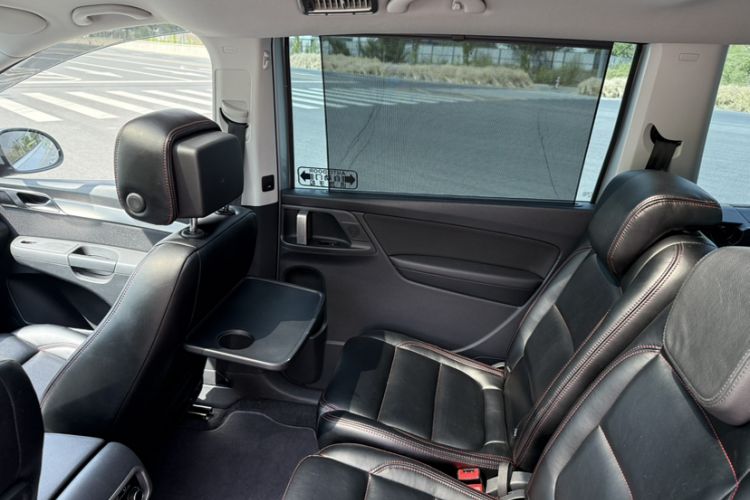 Used Volkswagen Sharan 2018 Revised Version 380TSI Comfort Edition 7-Seater Interior 5