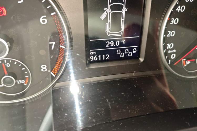 Used Volkswagen Sharan 2018 Revised Version 380TSI Comfort Edition 7-Seater Odometer Close Up