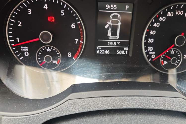 Used Volkswagen Sharan 2018 380TSI Comfort Edition 7-Seater Odometer Close Up