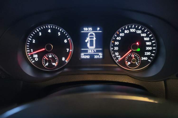 Used Volkswagen Sharan 2018 380TSI Comfort Edition 7-Seater Odometer Close Up