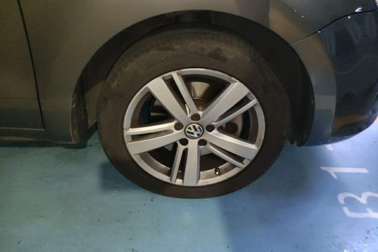Used Volkswagen Sharan 2018 380TSI Comfort Edition 7-Seater Right Front Wheel Hub