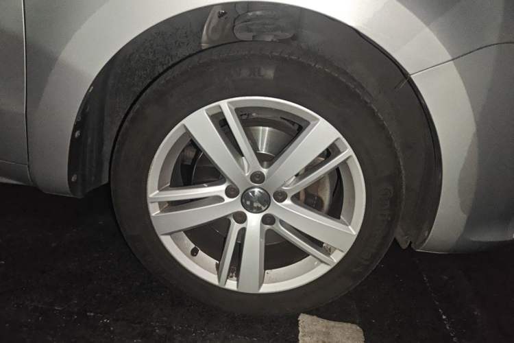 Used Volkswagen Sharan 2018 380TSI Comfort Edition 7-Seater Right Front Wheel Hub