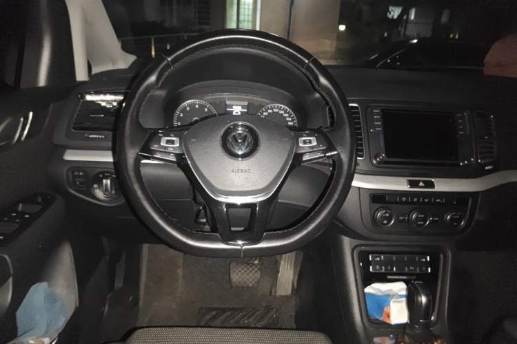 Used Volkswagen Sharan 2018 380TSI Comfort Edition 7-Seater Steering Wheel