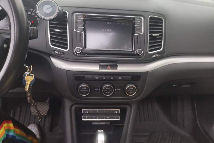 Used Volkswagen Sharan 2018 380TSI Comfort Edition 7-Seater Audio And AC Panel