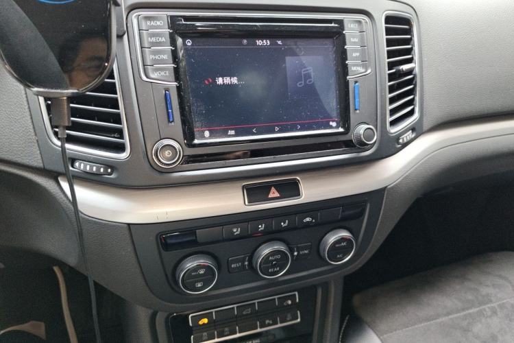 Used Volkswagen Sharan 2018 380TSI Comfort Edition 7-Seater Audio And AC Panel