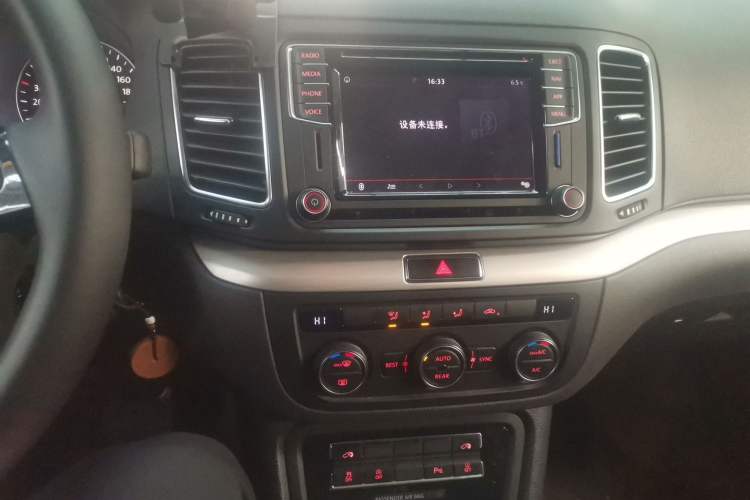 Used Volkswagen Sharan 2018 380TSI Comfort Edition 6-Seater Audio And AC Panel