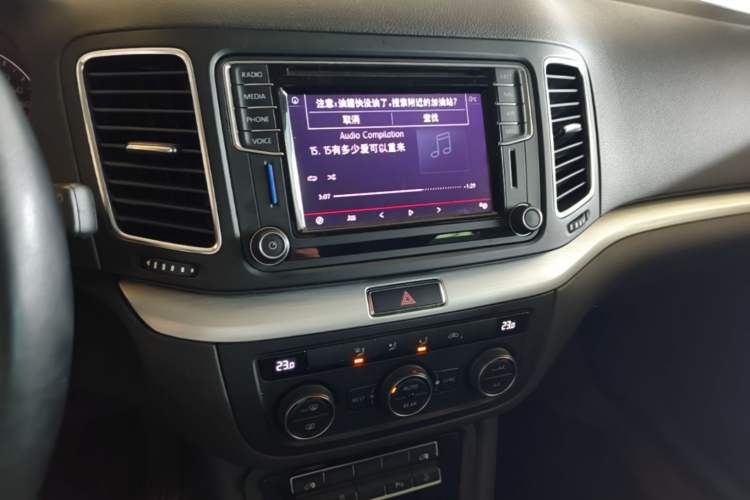 Used Volkswagen Sharan 2018 380TSI Comfort Edition 7-Seater Audio And AC Panel