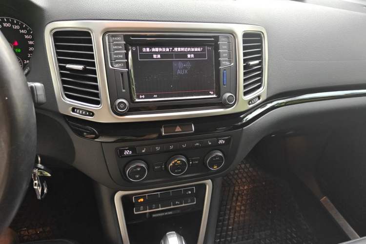 Used Volkswagen Sharan 2018 380TSI Luxury 7-Seater Audio And AC Panel