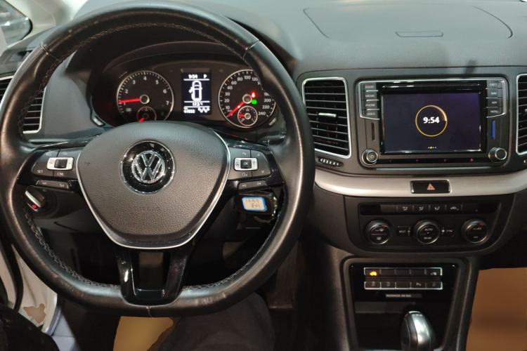 Used Volkswagen Sharan 2018 380TSI Comfort Edition 7-Seater Center Console