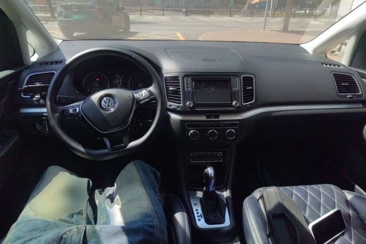 Used Volkswagen Sharan 2018 380TSI Comfort Edition 7-Seater Center Console