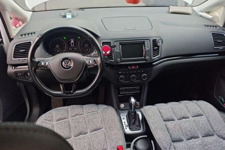Used Volkswagen Sharan 2018 380TSI Luxury 7-Seater Center Console
