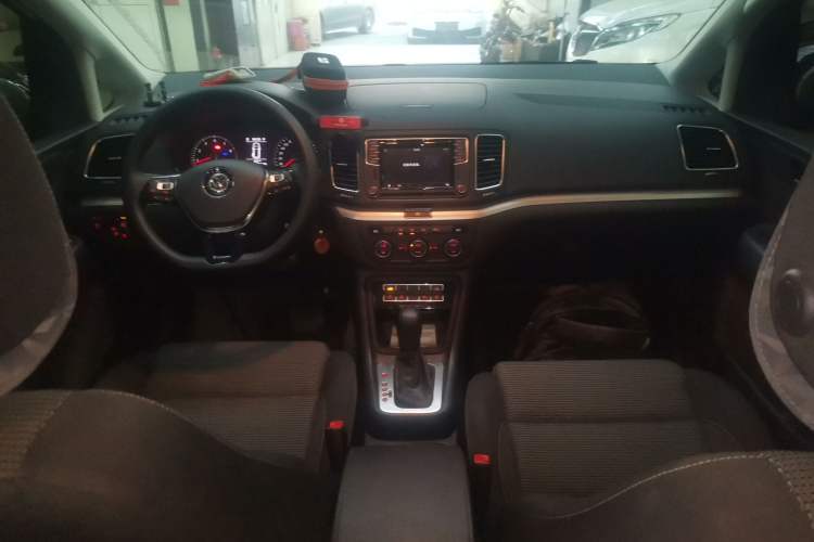 Used Volkswagen Sharan 2018 380TSI Comfort Edition 6-Seater Center Console