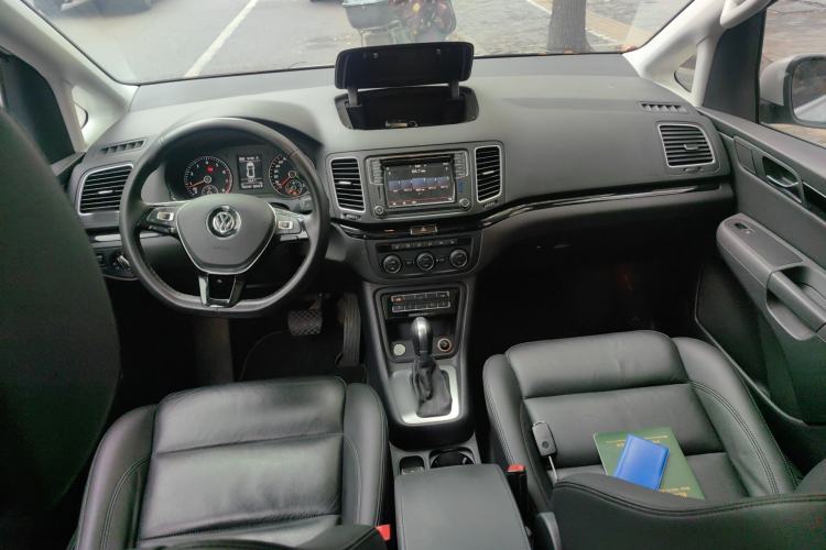 Used Volkswagen Sharan 2018 380TSI Enjoyment Edition Premium 7-Seater Center Console
