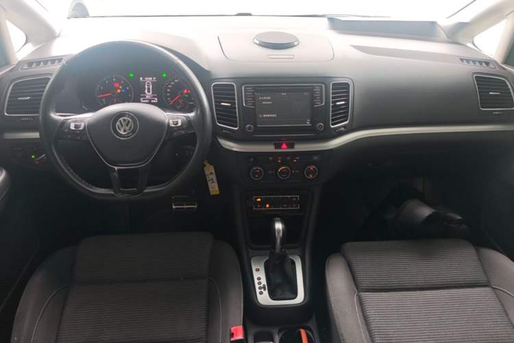 Used Volkswagen Sharan 2018 380TSI Comfort Edition 7-Seater Center Console
