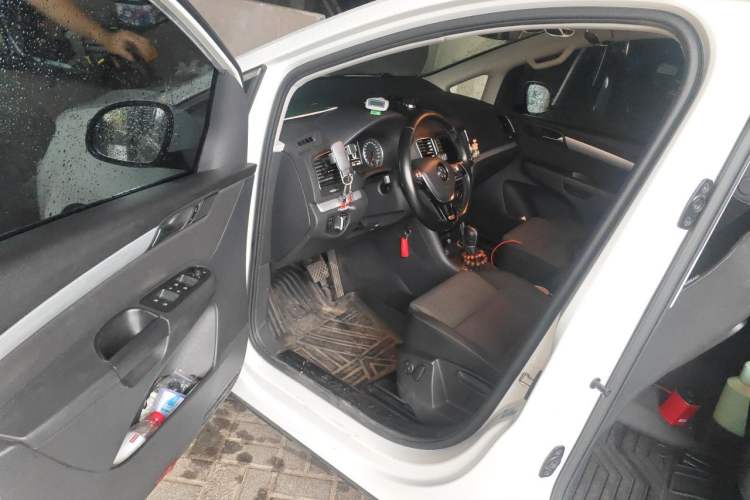 Used Volkswagen Sharan 2018 380TSI Comfort Edition 6-Seater Driver Seat