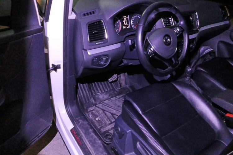 Used Volkswagen Sharan 2018 380TSI Comfort Edition 7-Seater Driver Seat