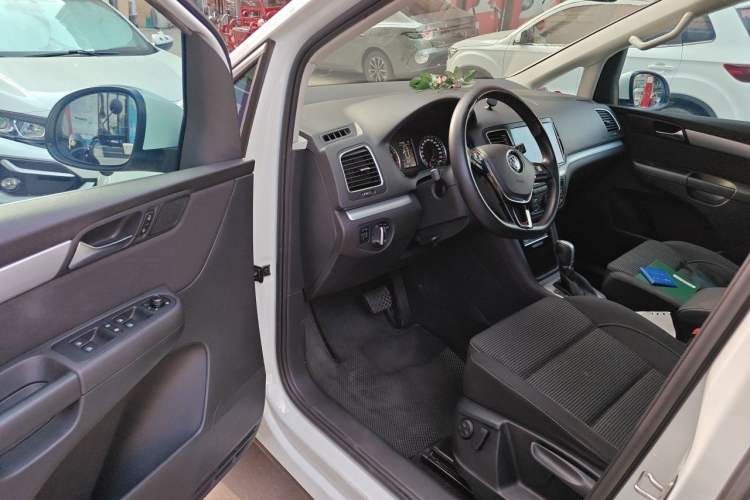 Used Volkswagen Sharan 2018 380TSI Comfort Edition 7-Seater Driver Seat