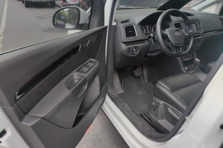 Used Volkswagen Sharan 2018 380TSI Enjoyment Edition Premium 7-Seater Driver Seat