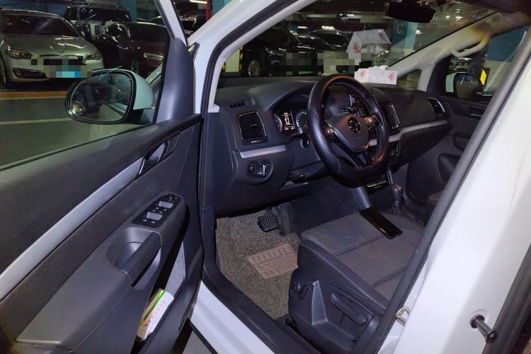 Used Volkswagen Sharan 2018 380TSI Comfort Edition 6-Seater Driver Seat