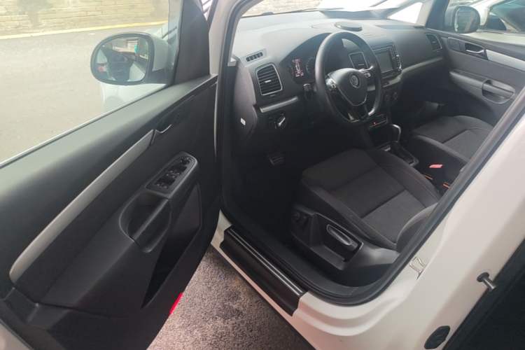 Used Volkswagen Sharan 2018 380TSI Comfort Edition 7-Seater Driver Seat