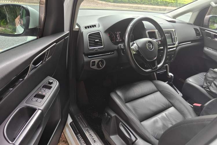 Used Volkswagen Sharan 2018 380TSI Luxury 7-Seater Driver Seat
