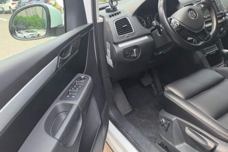 Used Volkswagen Sharan 2018 380TSI Comfort Edition 6-Seater Driver Seat
