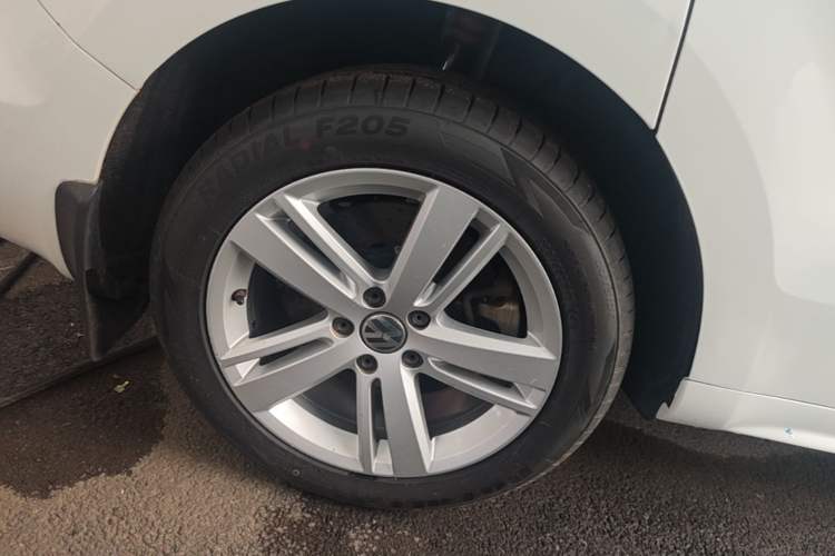 Used Volkswagen Sharan 2018 380TSI Comfort Edition 7-Seater Exterior 5
