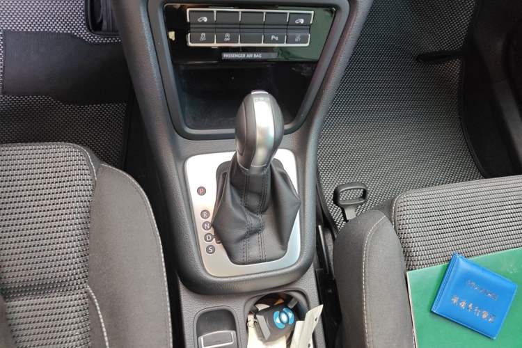 Used Volkswagen Sharan 2018 380TSI Comfort Edition 7-Seater Gear Lever