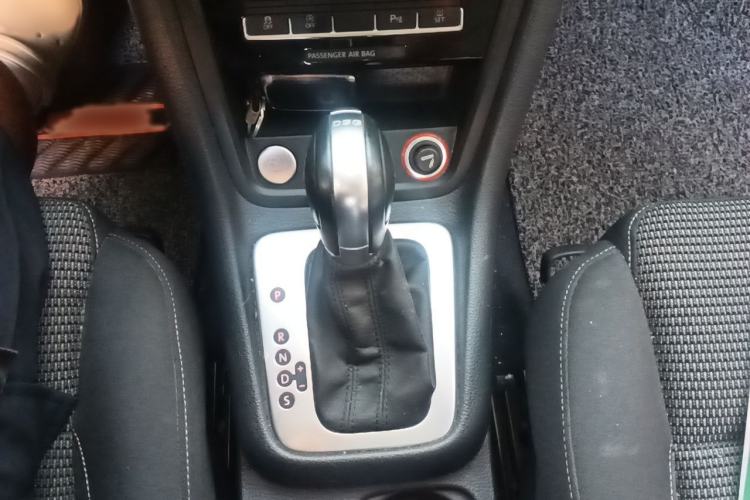 Used Volkswagen Sharan 2018 Revised Version 380TSI Comfort Edition 6-Seater Gear Lever