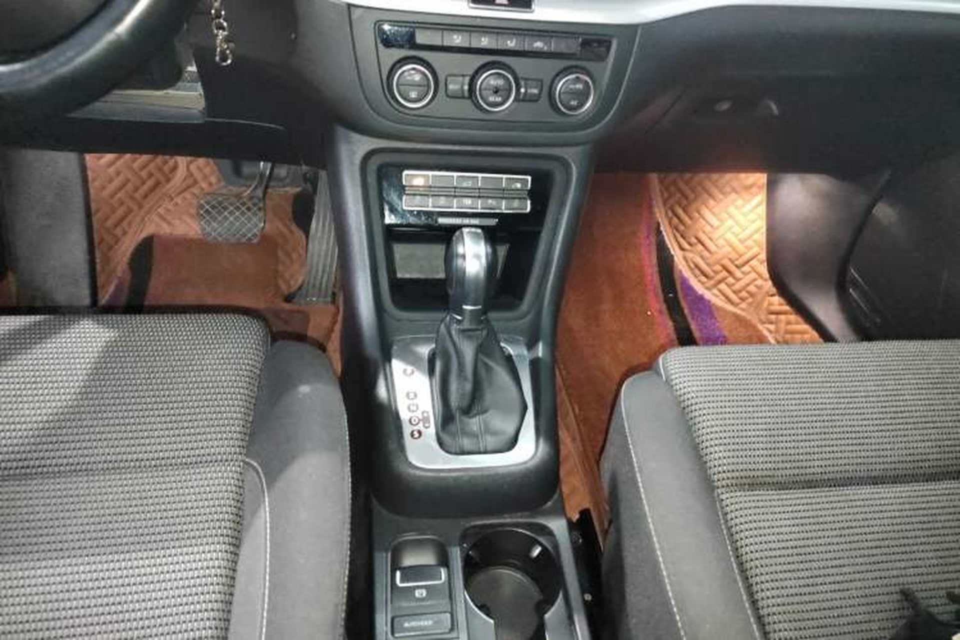 Used Volkswagen Sharan 2018 380TSI Comfort Edition 7-Seater Gear Lever