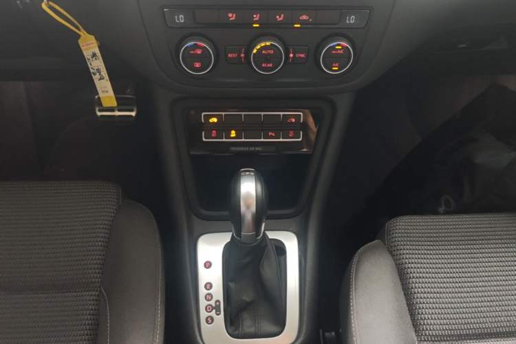 Used Volkswagen Sharan 2018 380TSI Comfort Edition 7-Seater Gear Lever
