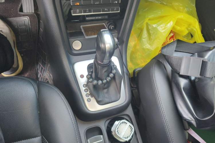 Used Volkswagen Sharan 2018 380TSI Enjoyment Edition Premium 7-Seater Gear Lever