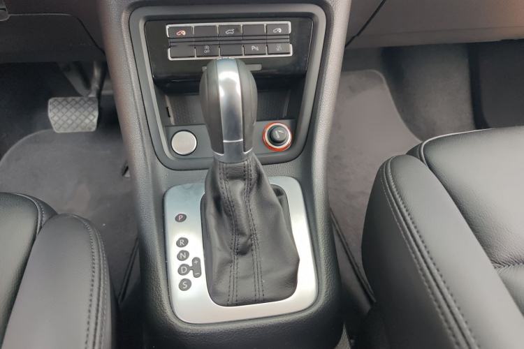 Used Volkswagen Sharan 2018 380TSI Enjoyment Edition Premium 7-Seater Gear Lever
