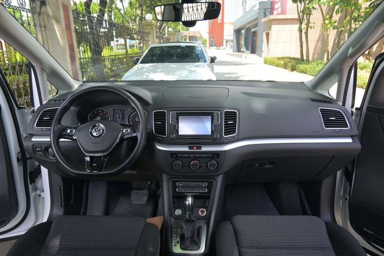 Used Volkswagen Sharan 2018 Revised Version 380TSI Comfort Edition 7-Seater Interior 1