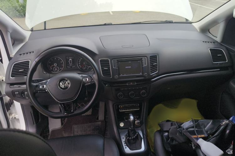 Used Volkswagen Sharan 2018 380TSI Enjoyment Edition Premium 7-Seater Interior 2