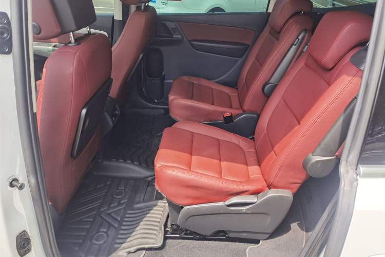 Used Volkswagen Sharan 2018 380TSI Comfort Edition 6-Seater Interior 2