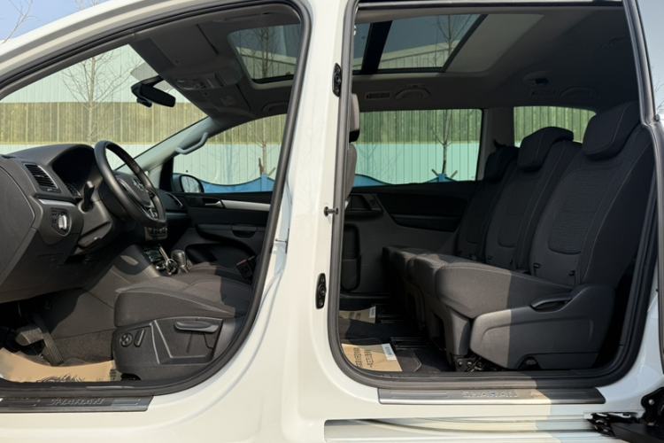 Used Volkswagen Sharan 2018 Revised Version 380TSI Comfort Edition 7-Seater Interior 4