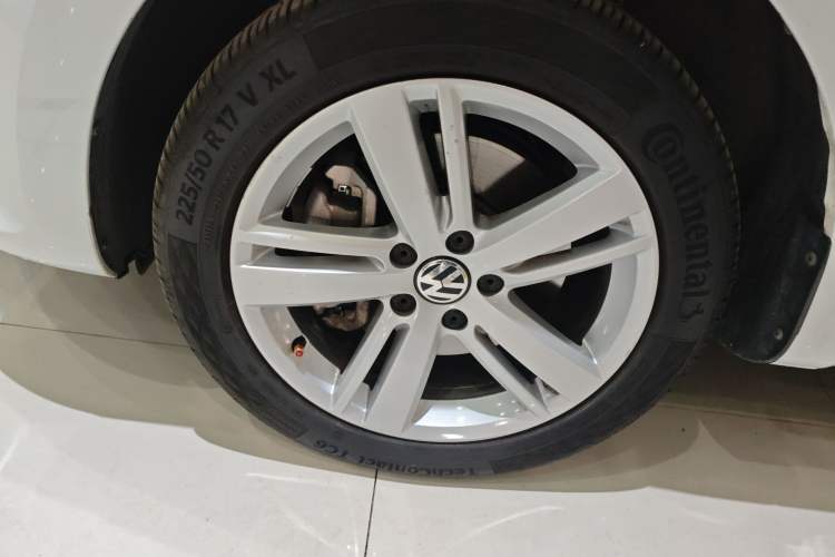 Used Volkswagen Sharan 2018 380TSI Comfort Edition 7-Seater Left Front Wheel Hub