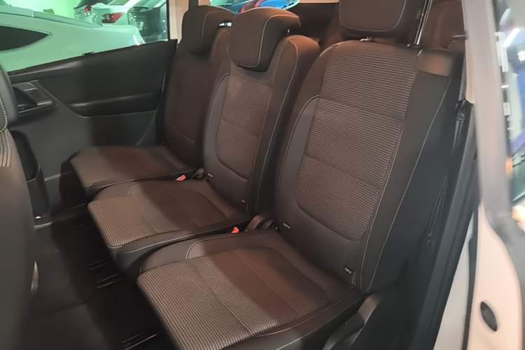 Used Volkswagen Sharan 2018 380TSI Comfort Edition 7-Seater Left Rear Seat