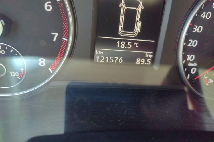 Used Volkswagen Sharan 2018 380TSI Comfort Edition 7-Seater Odometer Close Up