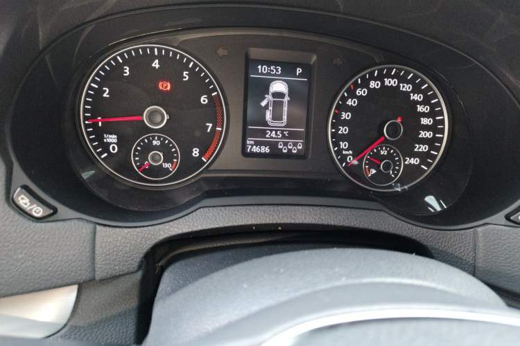 Used Volkswagen Sharan 2018 380TSI Comfort Edition 7-Seater Odometer Close Up