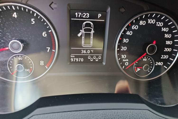 Used Volkswagen Sharan 2018 380TSI Comfort Edition 7-Seater Odometer Close Up