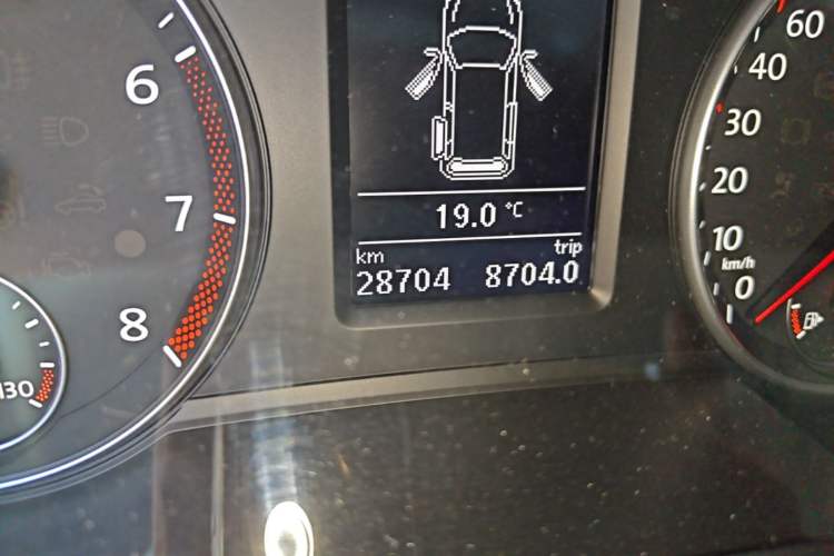 Used Volkswagen Sharan 2018 380TSI Comfort Edition 7-Seater Odometer Close Up