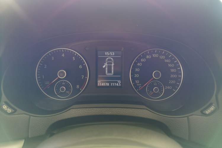 Used Volkswagen Sharan 2018 380TSI Comfort Edition 6-Seater Odometer Close Up