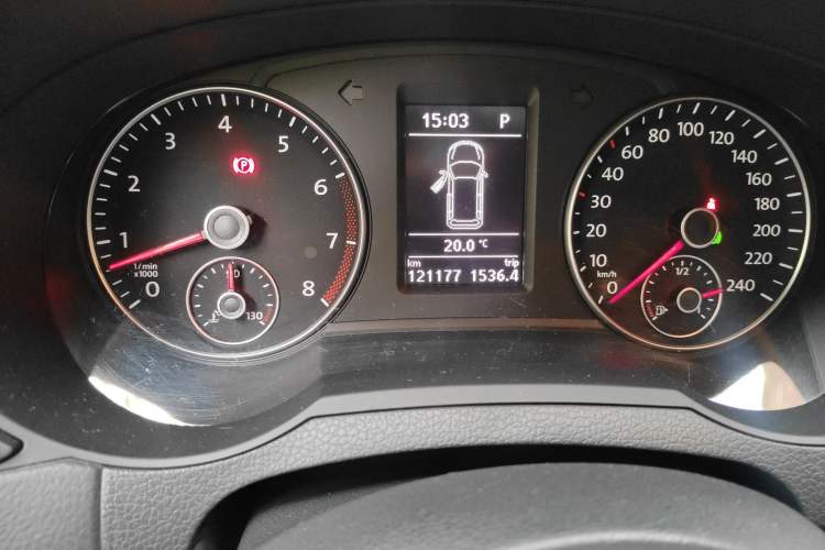 Used Volkswagen Sharan 2018 380TSI Comfort Edition 7-Seater Odometer Close Up