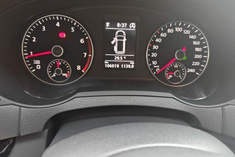 Used Volkswagen Sharan 2018 380TSI Luxury 7-Seater Odometer Close Up
