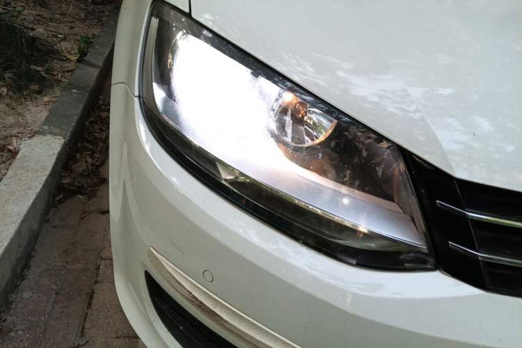 Used Volkswagen Sharan 2018 380TSI Comfort Edition 7-Seater Right Front Headlight