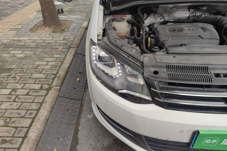 Used Volkswagen Sharan 2018 380TSI Enjoyment Edition Premium 7-Seater Right Front Headlight