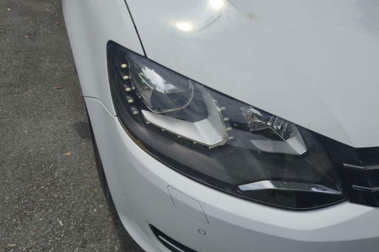 Used Volkswagen Sharan 2018 380TSI Enjoyment Edition Premium 7-Seater Right Front Headlight