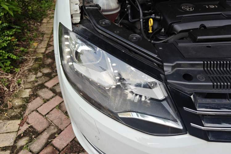 Used Volkswagen Sharan 2018 380TSI Luxury 7-Seater Right Front Headlight